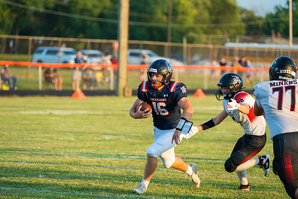 2025 IW Varsity Football-67