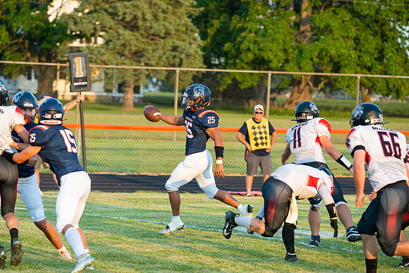 2025 IW Varsity Football-72