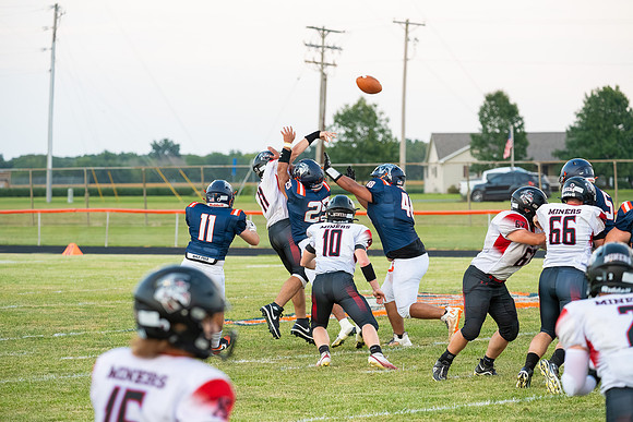 2025 IW Varsity Football-79