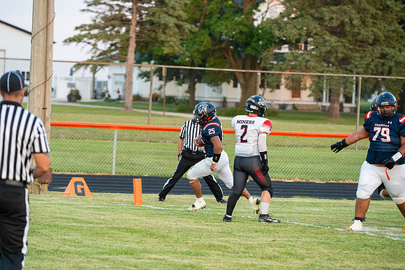 2025 IW Varsity Football-103