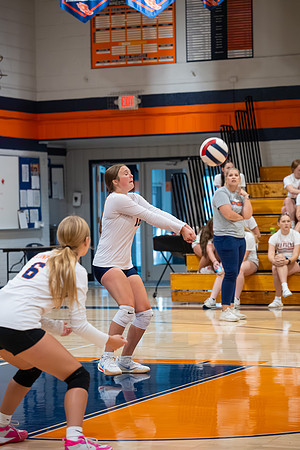 2025 IW Freshman Volleyball-23