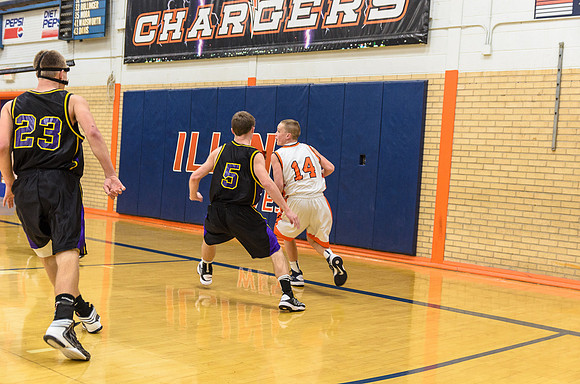 Peyton driving the baseline during the JV game