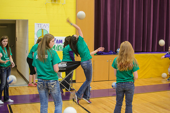 There was a lot of green in the gym that night!

www.rickgphoto.com