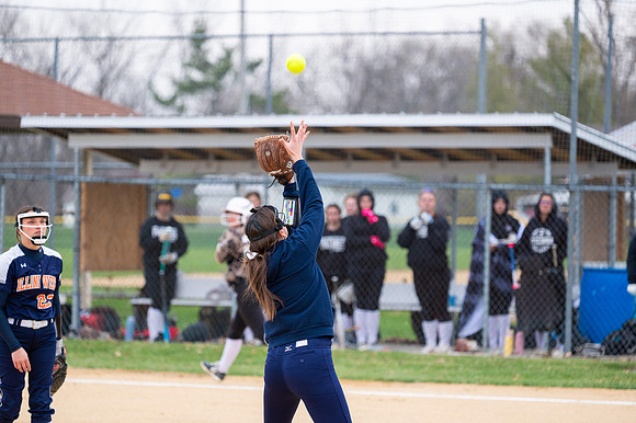 2025 IW Varsity Softball-98