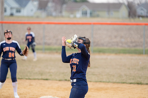 2025 IW Varsity Softball-54