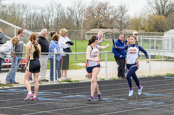 And the last event of the night...4x200 or 4x400...some sort of relay