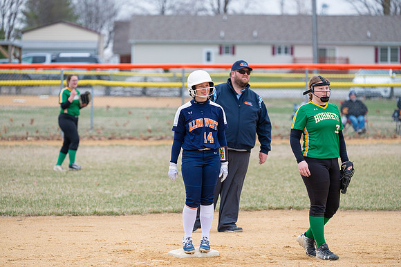 2025 IW Varsity Softball-32