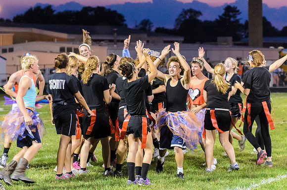 Seniors win and advance to the championship