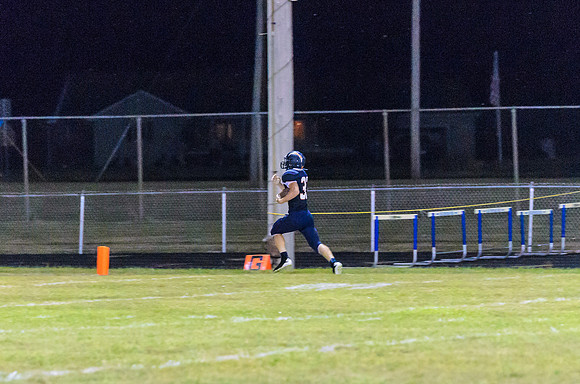 Leighton just ran away from the field on this play--no one was within 15 yards of him!