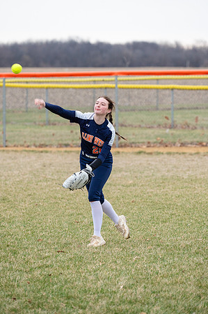 2025 IW Varsity Softball-82