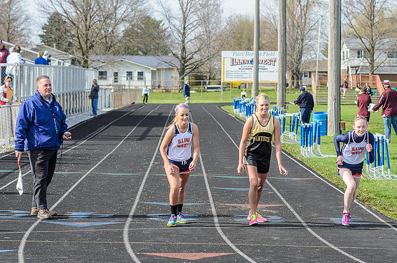 The beginning of the 3200m run